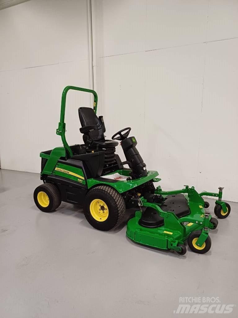 John Deere 1580 Ráülős fűnyírók
