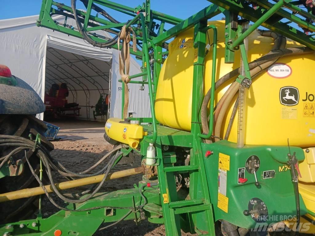 John Deere 740 Vontatott trágyaszórók