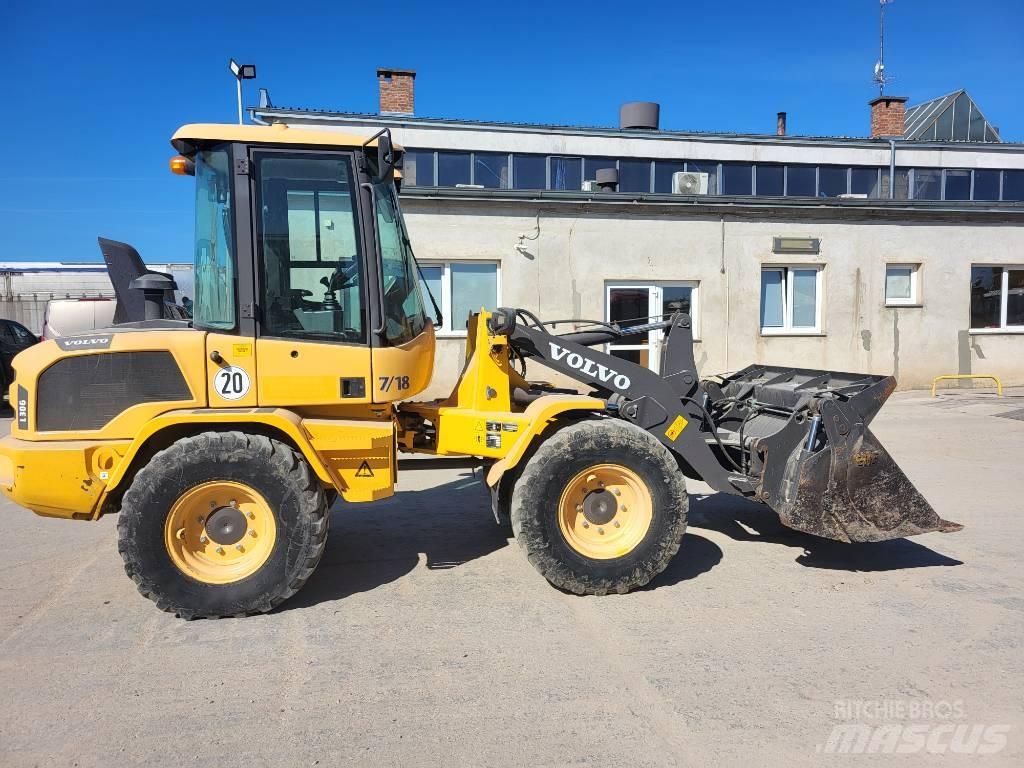 Volvo L 30 G Gumikerekes homlokrakodók