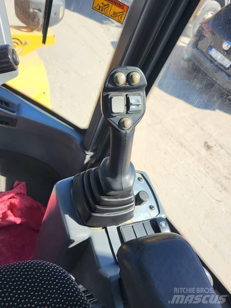Volvo L 30 G Gumikerekes homlokrakodók