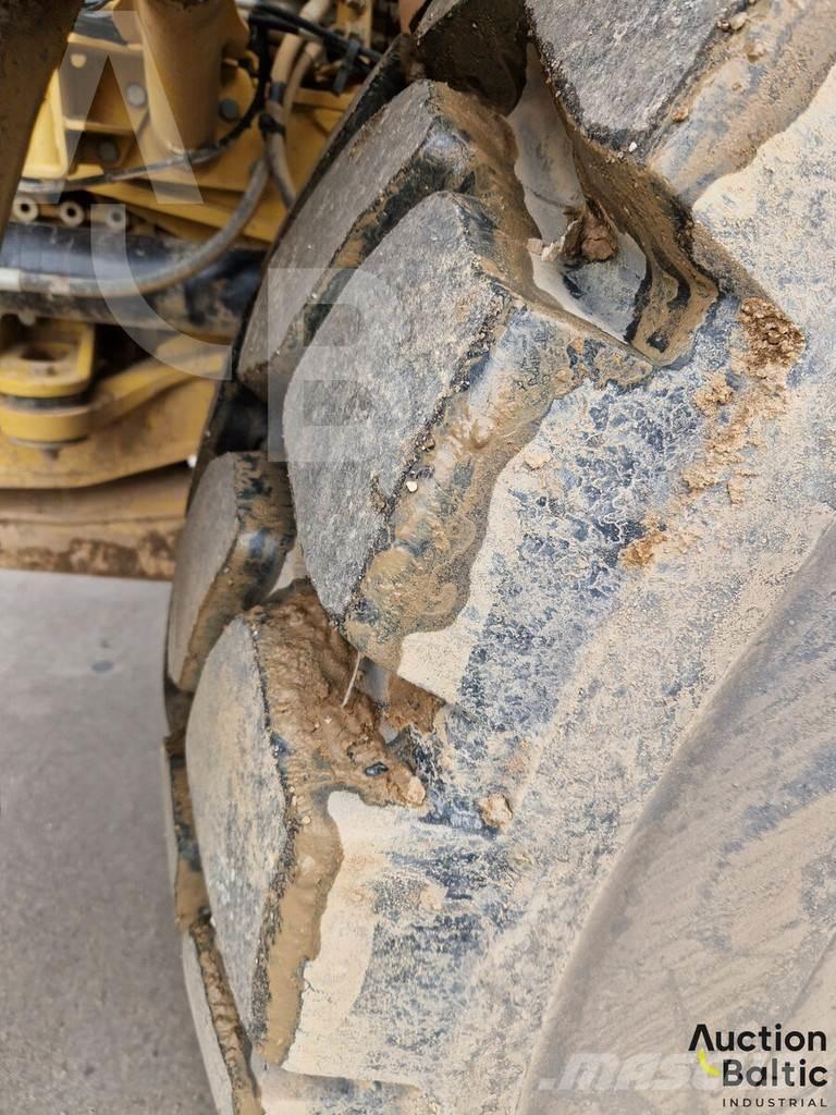 CAT 735C Csuklósdömperek
