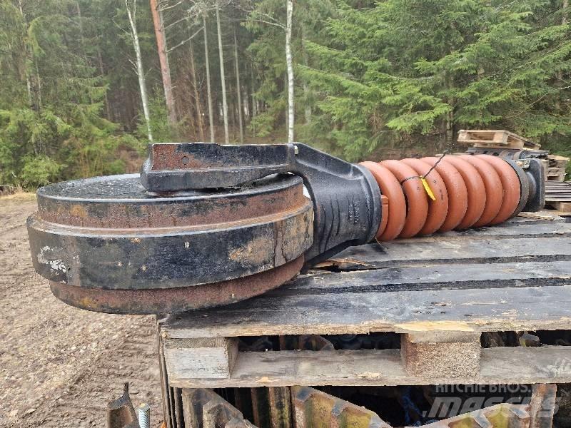 Hitachi ZX 300 Lánctalpak, láncok és futóművek