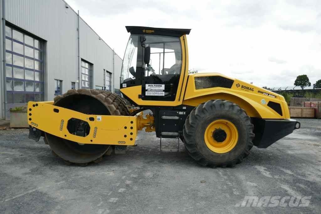 Bomag BW 213 PDH-5 Talajtömörítő gépek