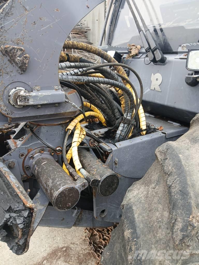 Rottne H8D Betakarítók