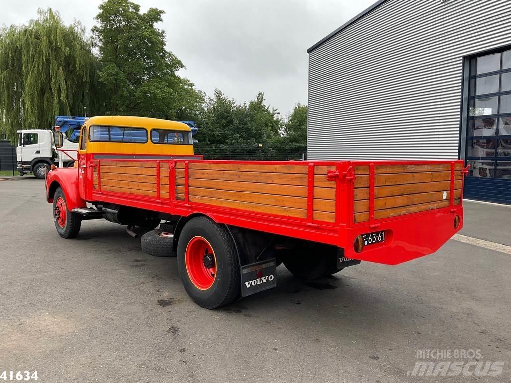 Volvo L 475 Platós / Ponyvás teherautók