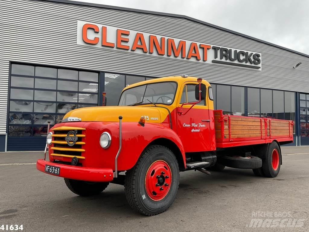 Volvo L 475 Platós / Ponyvás teherautók