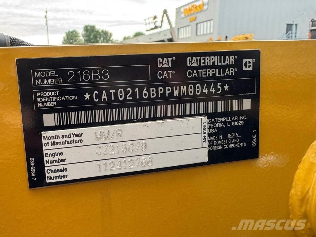 CAT 216B3 Gumikerekes homlokrakodók