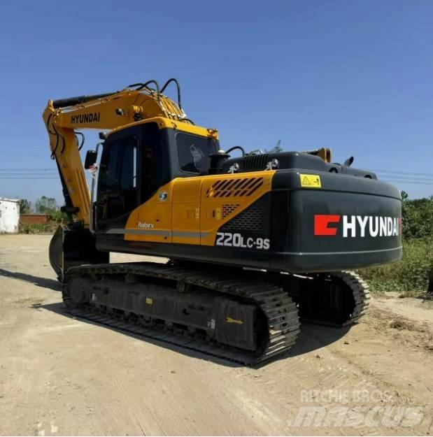 Hyundai R220-9S Lánctalpas kotrók
