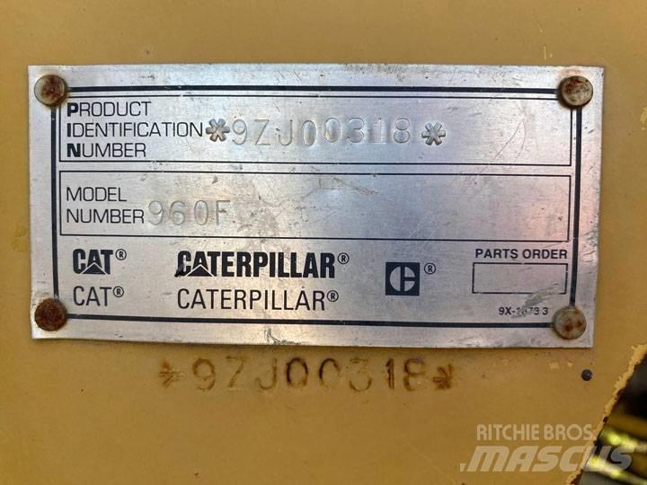 CAT 960F Gumikerekes homlokrakodók