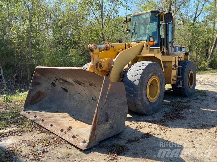 CAT 960F Gumikerekes homlokrakodók