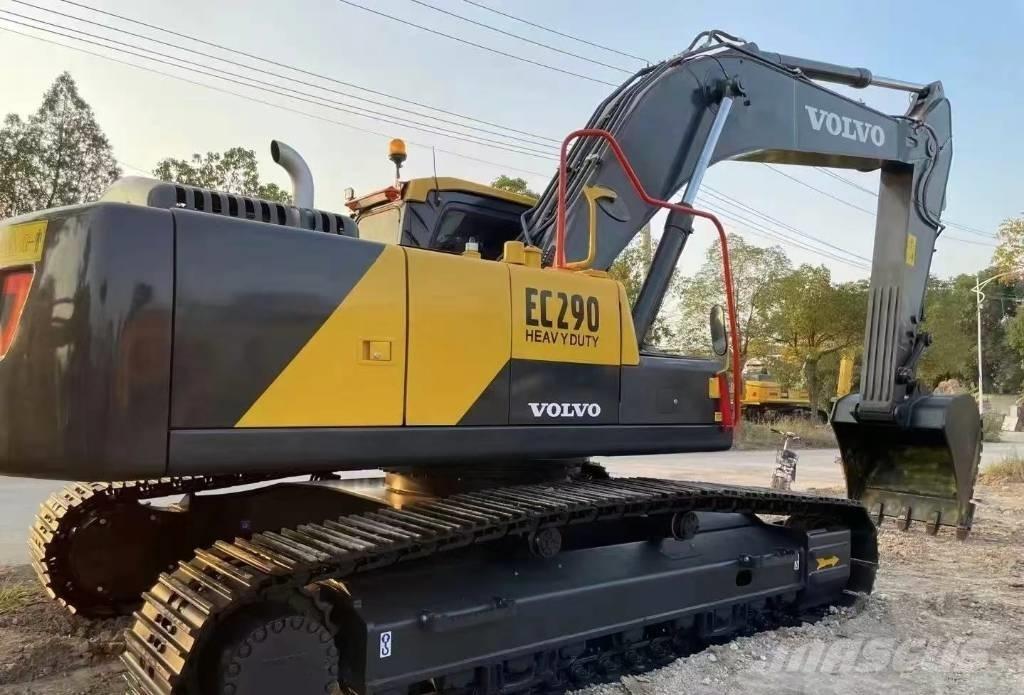 Volvo 290 Lánctalpas kotrók