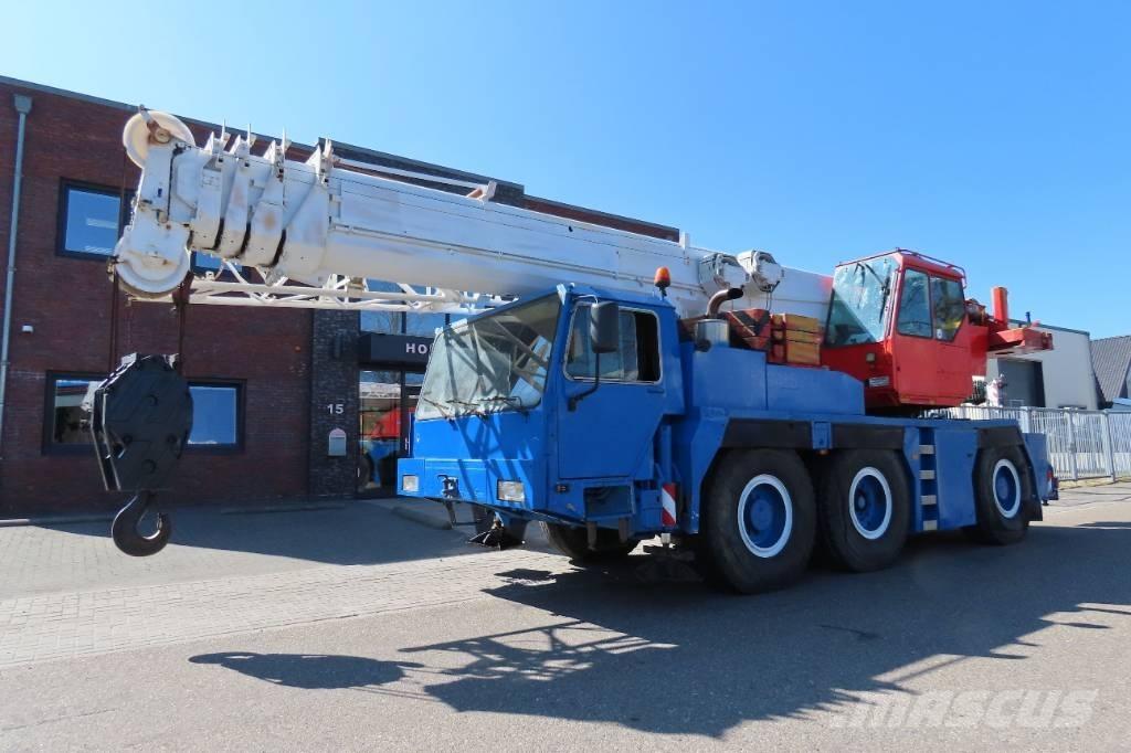 Liebherr LTM 1050-1 Terepdaruk