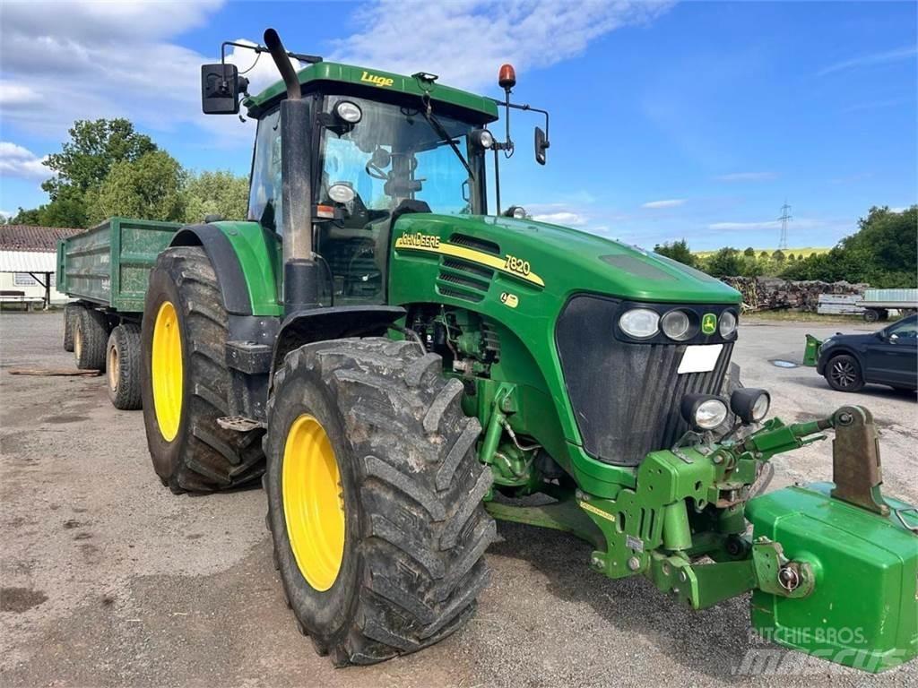 John Deere 7820 Traktorok