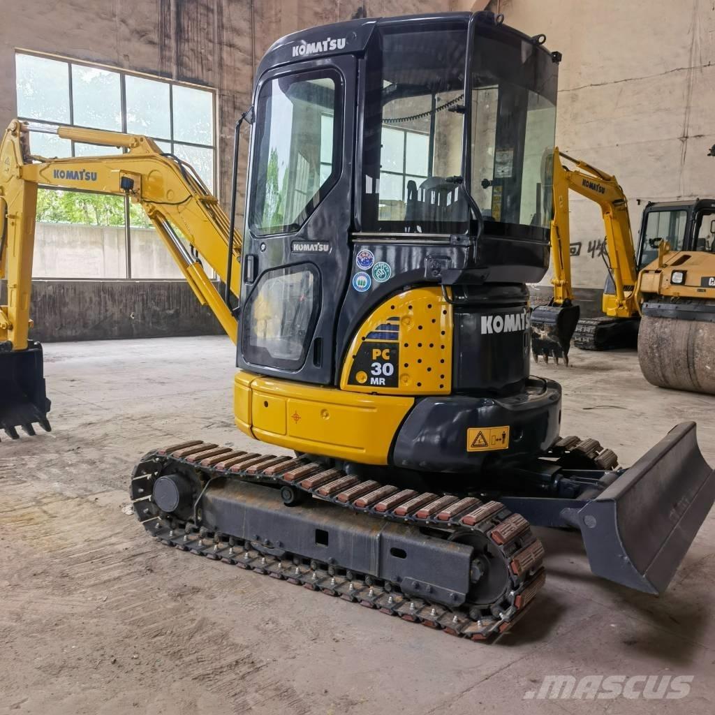 Komatsu PC30 Lánctalpas kotrók