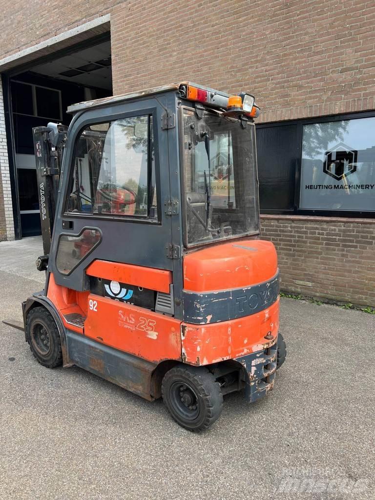 Toyota 7FBMF25 Elektromos targoncák