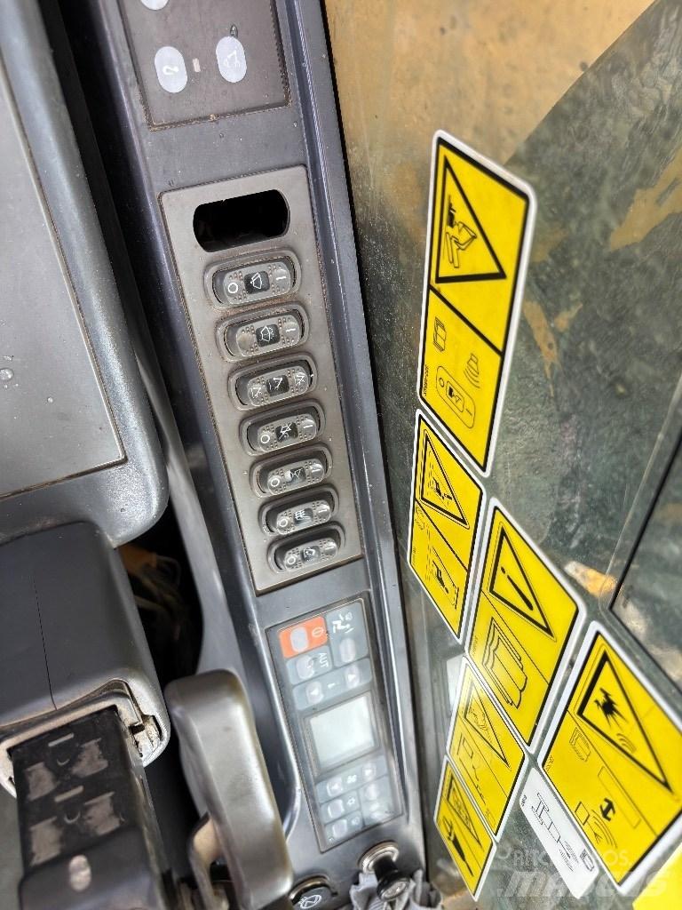 CAT 323 D LN Lánctalpas kotrók