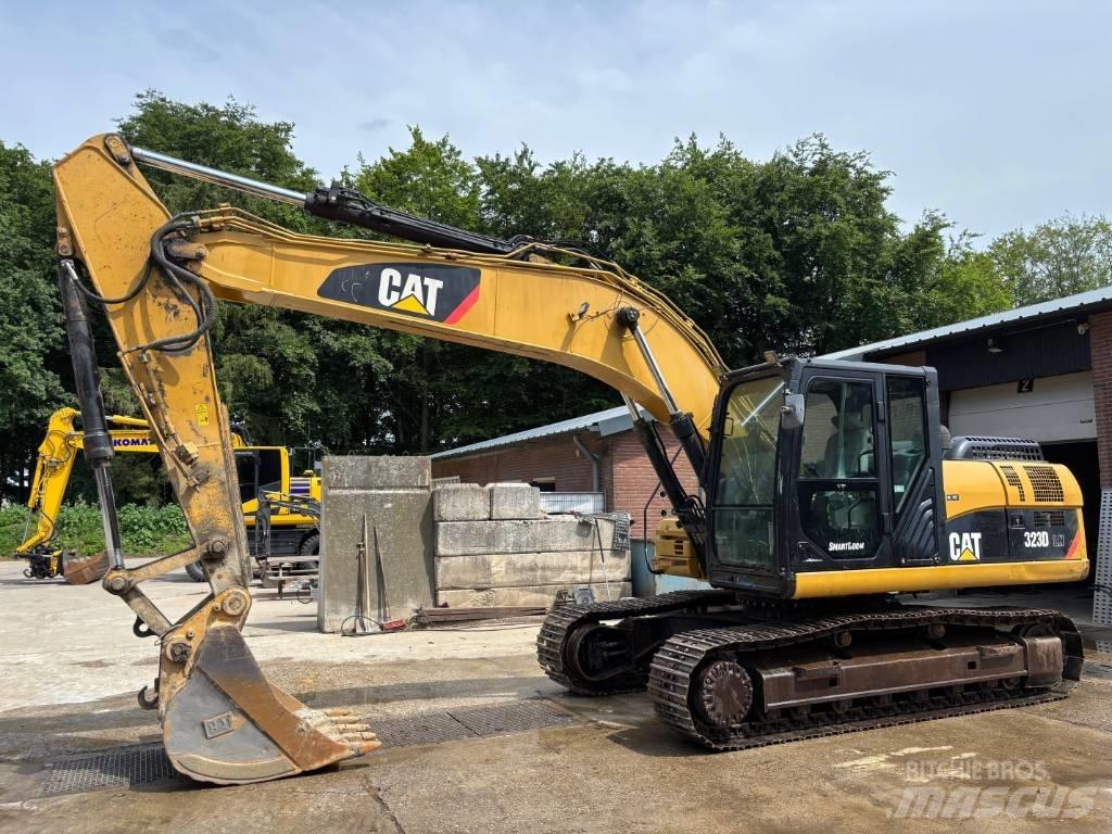 CAT 323 D LN Lánctalpas kotrók