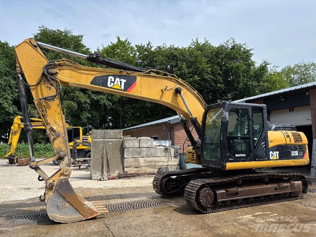 CAT 323 D LN Lánctalpas kotrók