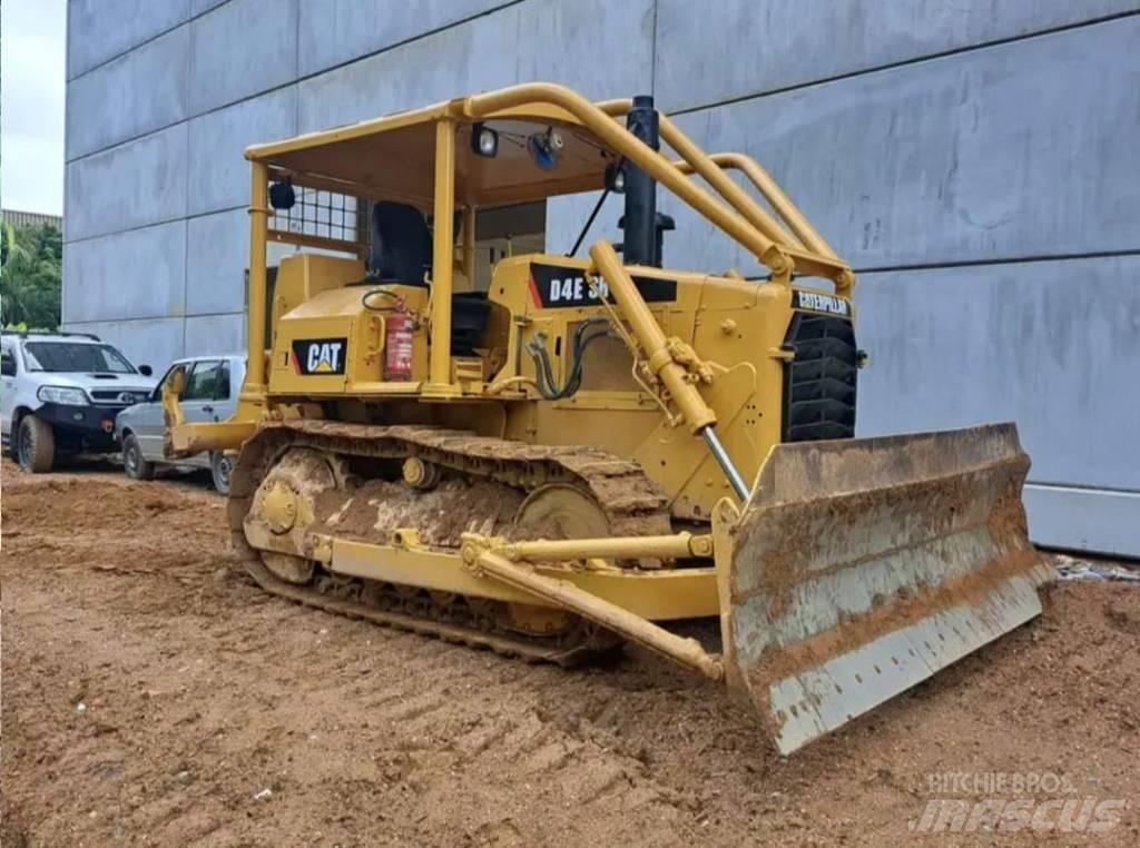 CAT D4SR Kompakt traktorok