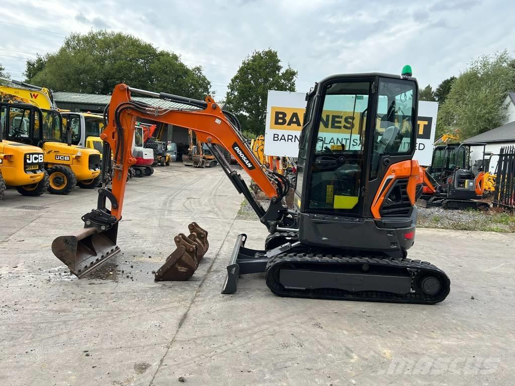 Doosan DX 27 Z Mini kotrók < 7t