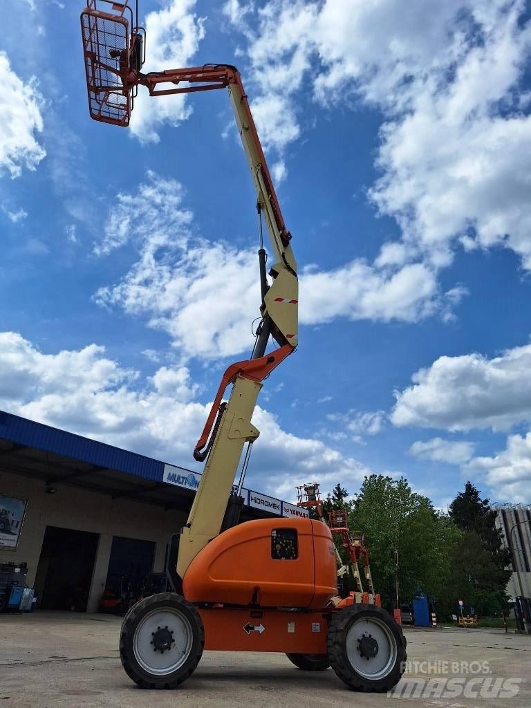 JLG 600 AJ Karos emelők