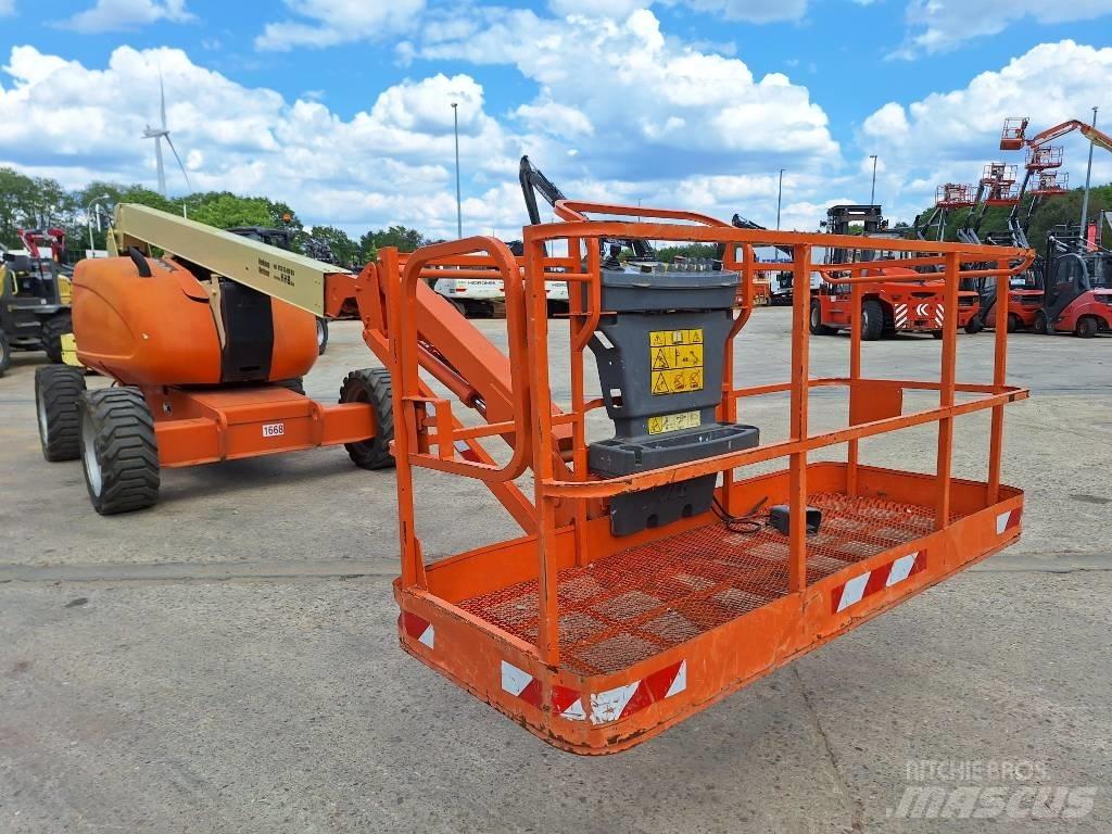 JLG 600 AJ Karos emelők