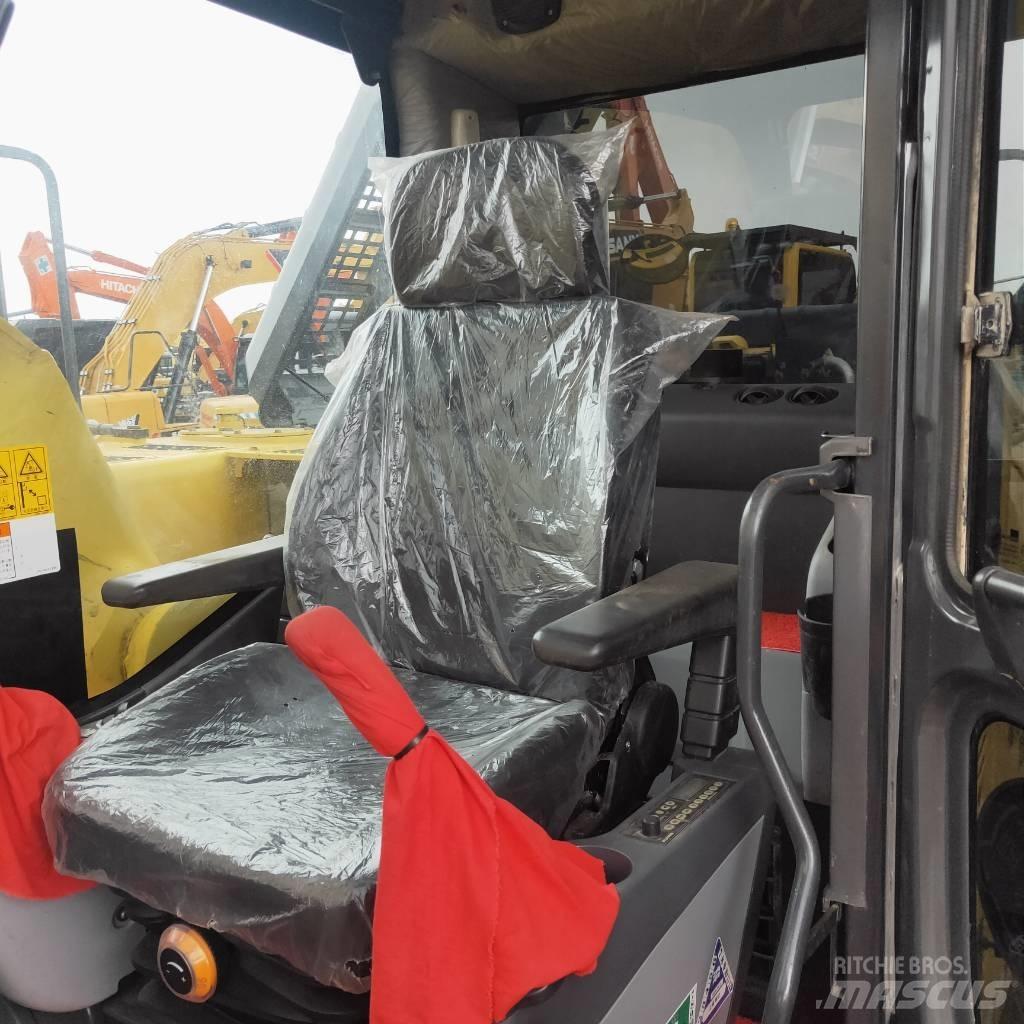 Komatsu PC200-8 Lánctalpas kotrók