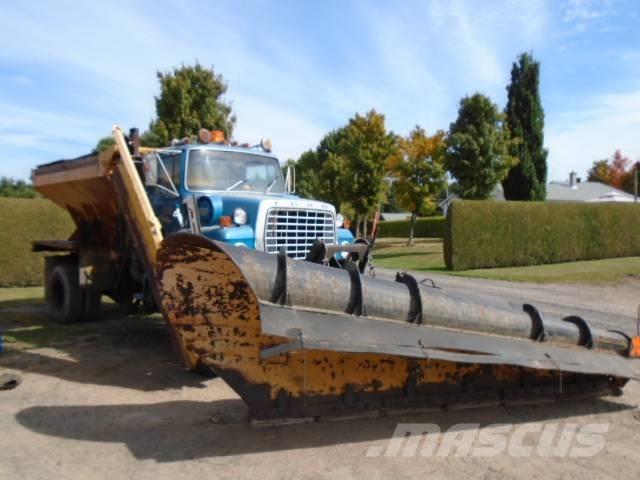 Ford LTL 9000 Hóeltakarítók