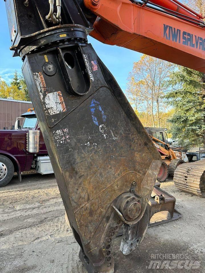 Hitachi EX 200 Bontásra használt kotrók