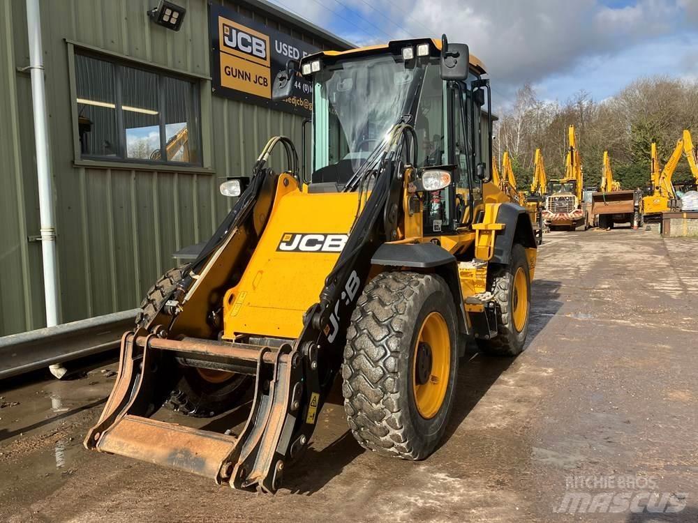 JCB 411 Gumikerekes homlokrakodók