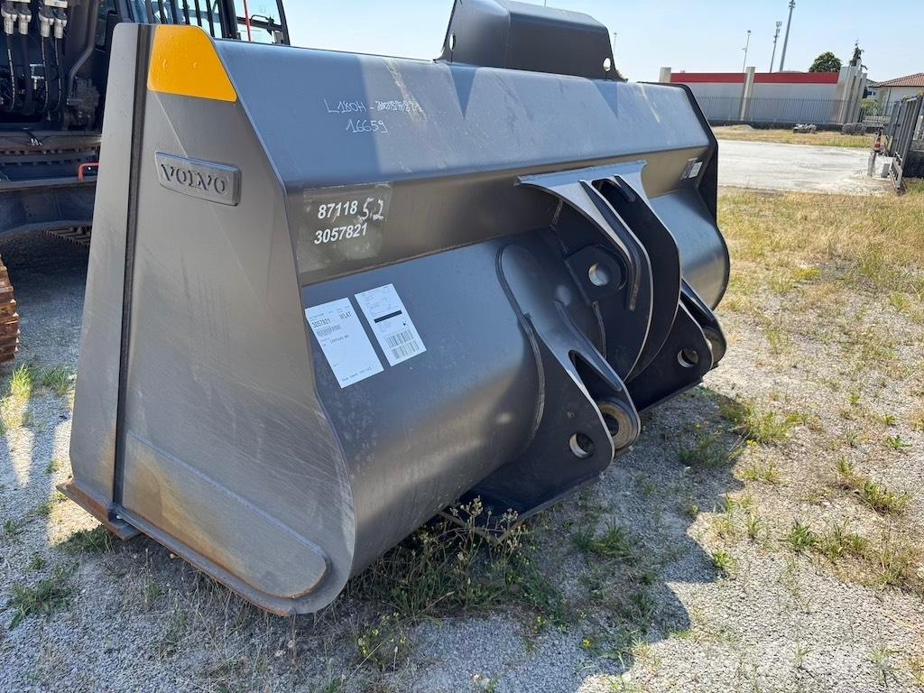 Volvo L 180 H Gumikerekes homlokrakodók