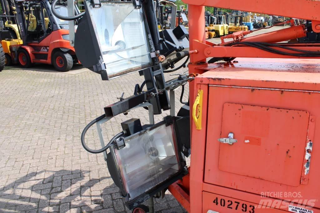 JLG 6308 AN Fénytornyok