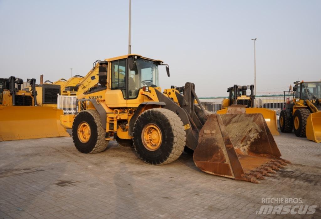Volvo L 120 F Gumikerekes homlokrakodók