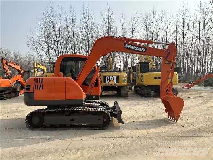Doosan DX75 Lánctalpas kotrók