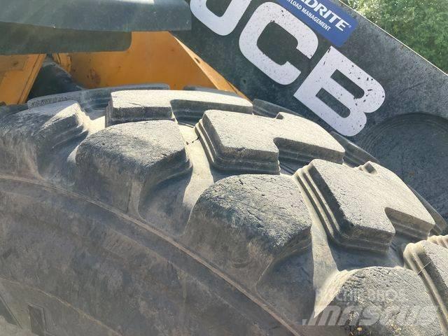 JCB 427 ZX Gumikerekes homlokrakodók
