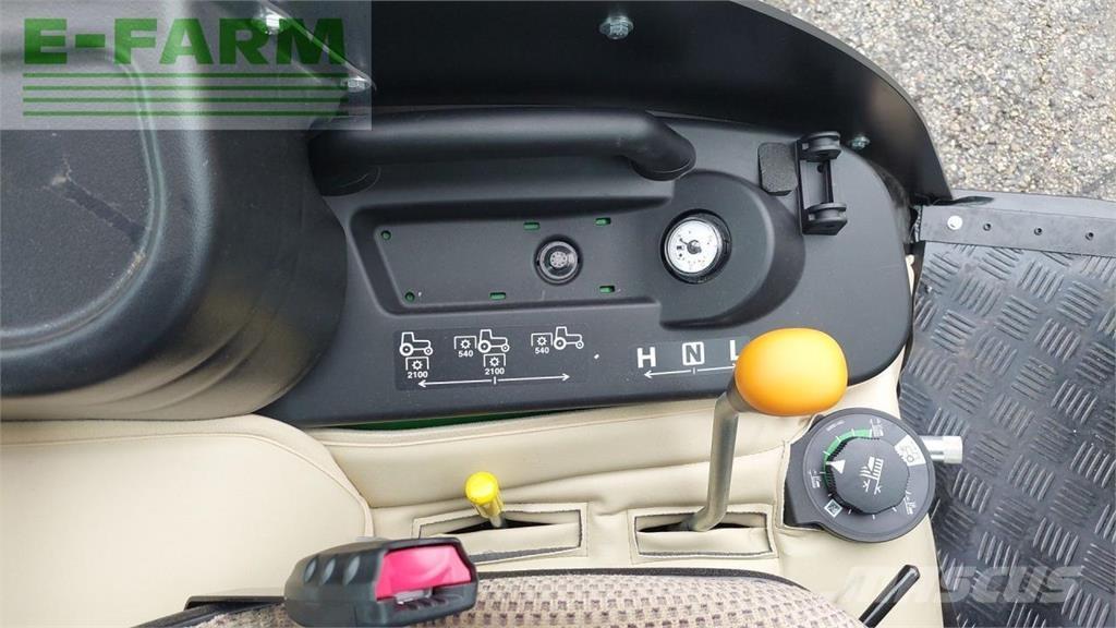 John Deere 1026R Traktorok