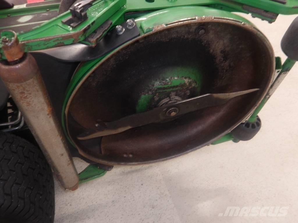 John Deere 9009 A Három késhengeres fűnyírók