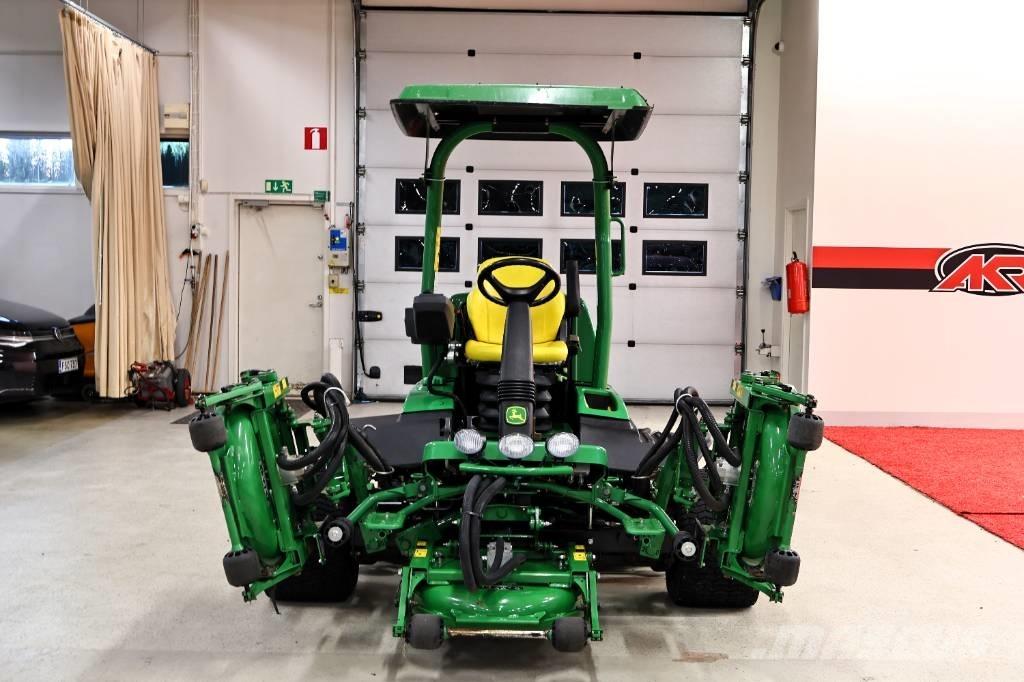 John Deere 9009 A Három késhengeres fűnyírók