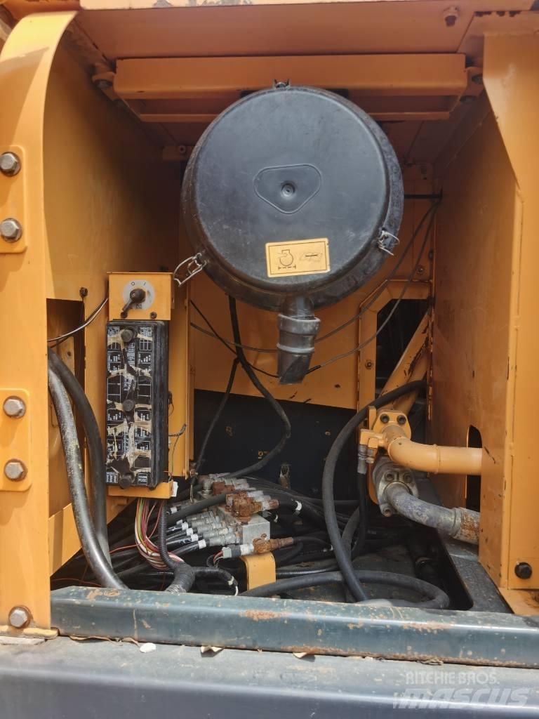 Hyundai R305LC-9T Lánctalpas kotrók