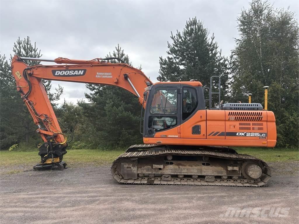 Doosan DX225LC-3 Lánctalpas kotrók