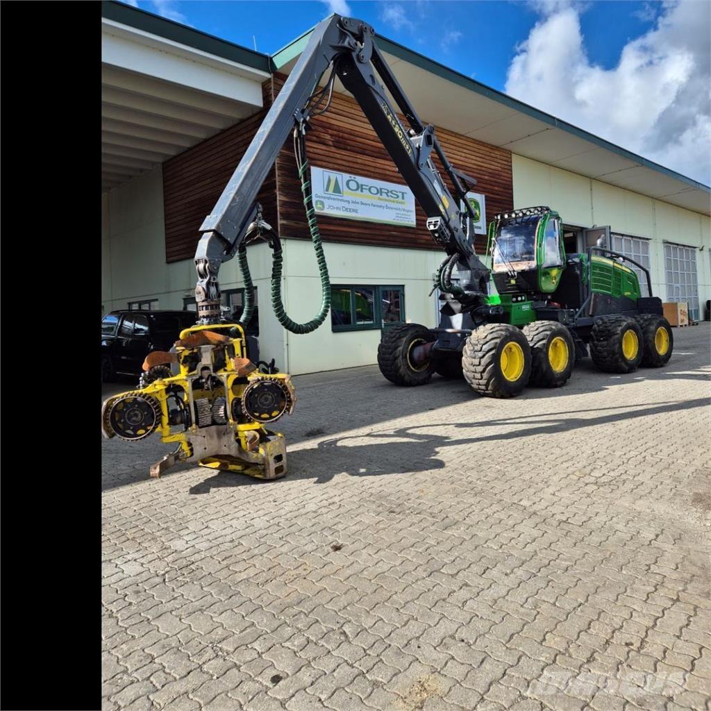 John Deere 1270 G Betakarítók