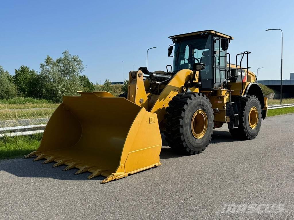 CAT 950M Gumikerekes homlokrakodók