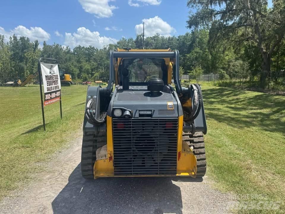 John Deere 325 Kompaktrakodók
