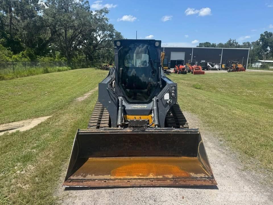 John Deere 325 Kompaktrakodók