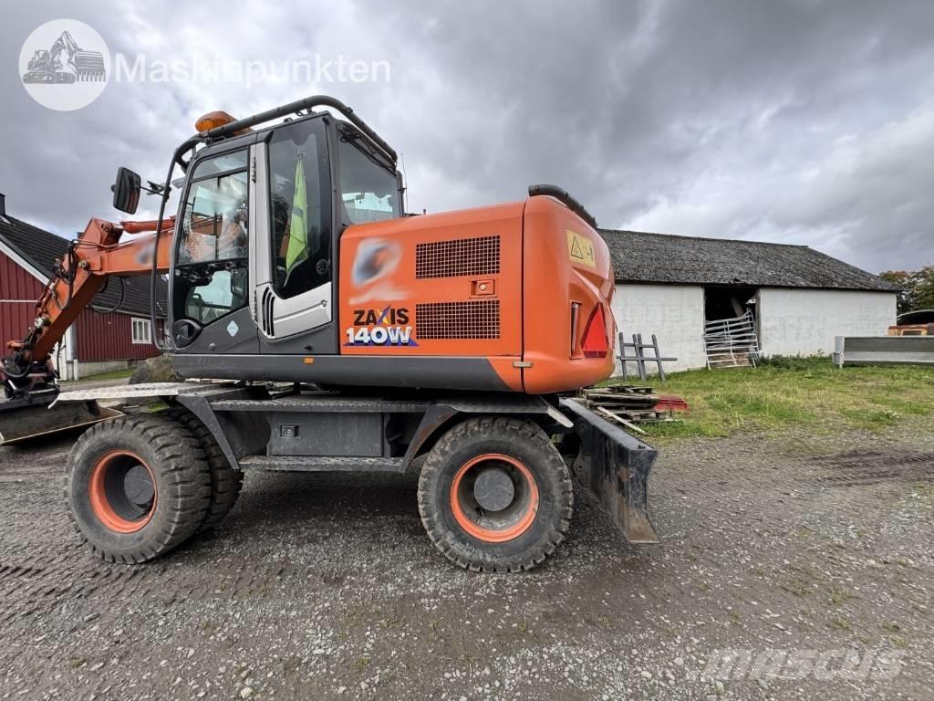 Hitachi ZX 140 W-3 Gumikerekes kotrók