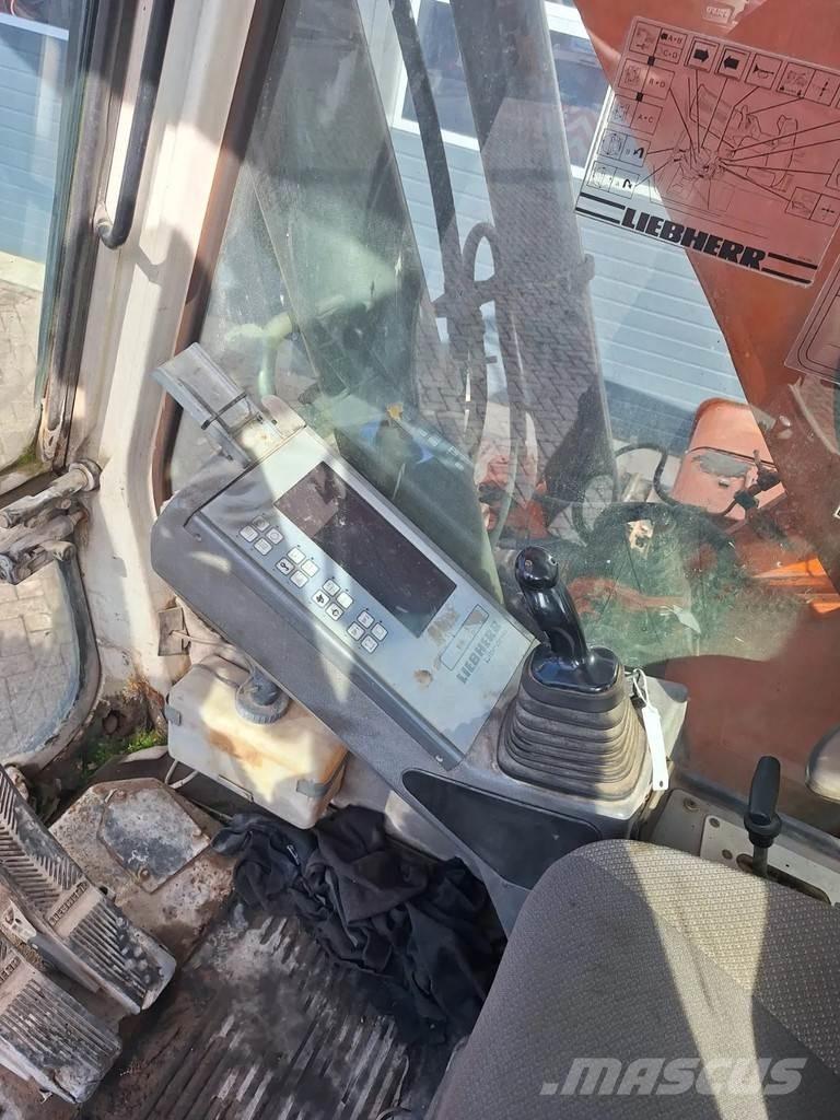 Liebherr R932 Lánctalpas kotrók