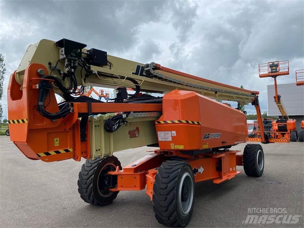 JLG 1500AJP Karos emelők