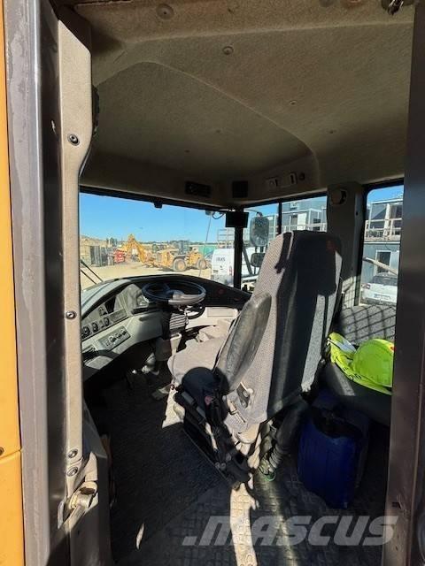 Volvo A 25 F Csuklósdömperek