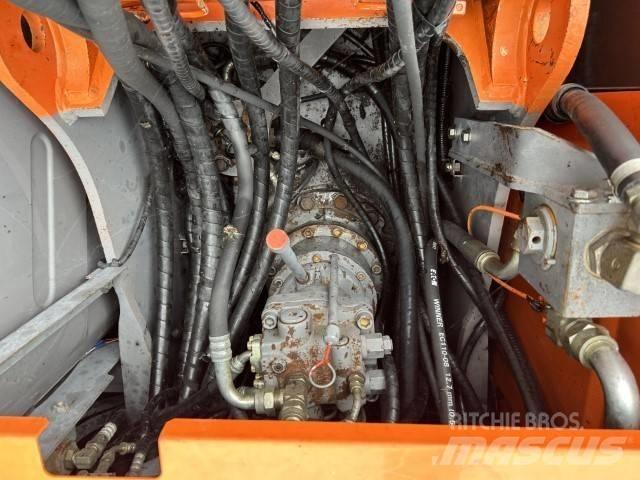 Hitachi ZX 130 W Gumikerekes kotrók