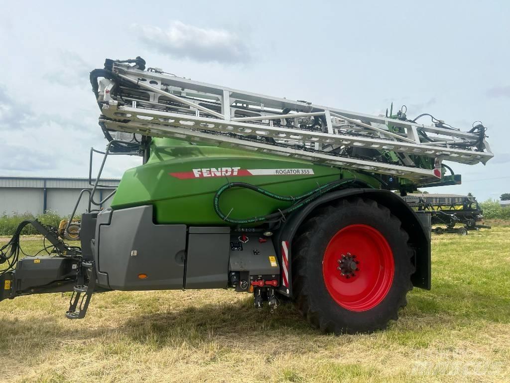 Fendt Rogator 355 Vontatott trágyaszórók
